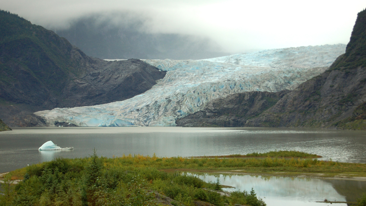 Tourists Flock to Alaska